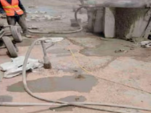 博白水泥混凝土路面板底注浆技术 路面脱空注浆整治方案